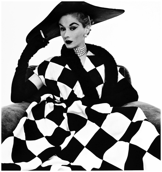 Flashback Fashion Friday: Black, White and Opulent All Over!